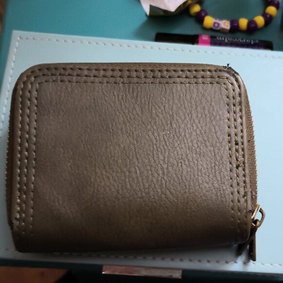 Universal Thread wallet - Picture 3 of 3